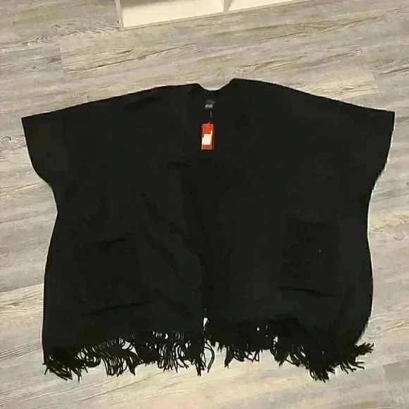 Kelly and Katie Fringe Komono - Picture 3 of 6